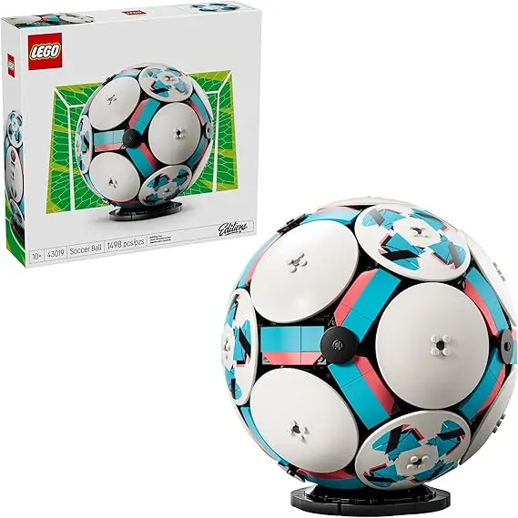 Réplica da bola de futebol da Copa de Mundo com 1.498 peças feitas com peças de LEGO